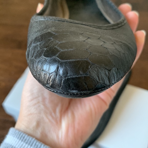 BANANA REPUBLIC Leather Snakeskin Detail Flats - Picture 9 of 16